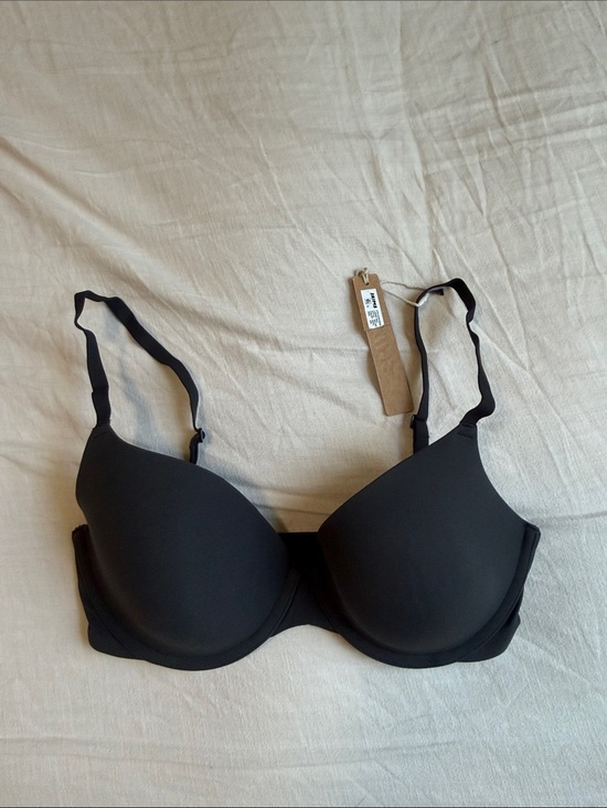 SKIMS Other - SKIMS tshirt bra
